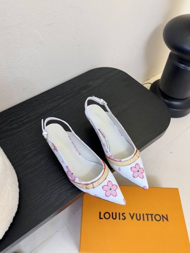 Louis Vuitton Lv Swing 高跟鞋最火最新金属跟玛丽珍后空粗跟凉鞋字母标高跟单鞋 原版开模V型金属跟！ 鞋面：小牛皮 牛漆皮 内里垫脚：羊皮