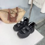 高品质出厂360！小众潮牌Naked Wolf*24/ 春夏新品 狐狸头松糕厚底流苏凉鞋！ ins国外博主超推荐 全网明星网红都在跟风这个款。穿上瞬间拉长跟踺，