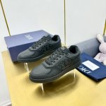 男+40 B27 顶级板 Dior 迪奥爆款短靴新款上市，原版复刻，拆卸1:1。休闲运动鞋。原版包装， 面料:头层牛皮 内里:休闲网料 大底:Tpu原版大底 尺