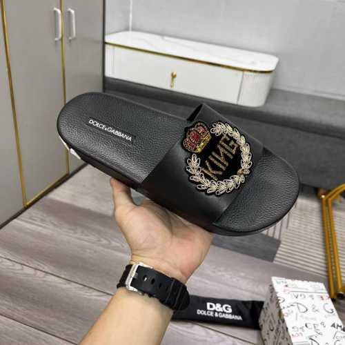 出厂价 D&g～ 高端男士夏季拖鞋，鞋面材质原版材料，原版私模大底，细节完美，尽显大牌风范，休闲宽松舒适型，高品质精品，实物拍摄，独家新款，夏季必入哦！多色可选