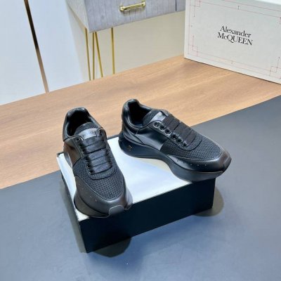 顶级版本 男码+10 2024早秋新款亚历山大.麦昆alexander Mcqueen 情侣跑鞋. Sprint Runner运动鞋 鞋底非常有运动青春感，且有