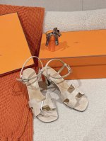 出厂价空面 钻面 Hermes 爱马仕Heden 80凉鞋系列 时尚又百搭 超级舒服 每个细节都做到极致 原版1:1独家私模五金钻扣 原版私模鞋跟 原版意大利真