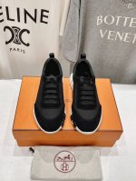 高版本出厂 男码+10 情侣款 Hermes 爱马仕h家24Ss新款情侣运动休闲鞋跑步鞋 经典运动风格+英伦拼色设计，经典耐看！原版倒模楦型，极致1:1形体，进