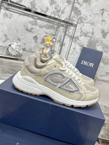Dior 迪奥最新配色b30系列 反光 老爹运动鞋 原版9000购入开发 做货 全新b30运动鞋 顺应复古市场的趋势的 Dad Shoes风格鞋款鞋舌上的dio