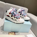 lanvin × Gallery Department 联名款限定系列；沉稳、笃定、活泼、经典与潮流、成熟与青春；诠释多面魅力组合构成一个五彩斑斓的艺术品浪凡情