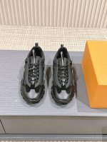 出厂 Louis Vuitton Lv Rush 超酷户外效游鞋 运动鞋 慢跑鞋 攀岩鞋~~~ 超值推荐，代购必带，小红书种草系列~~ 原版进口的dk透气网格布