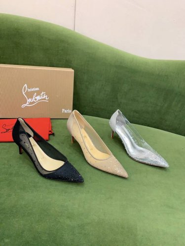 出厂价 Christian Loubouti* 新款水钻透明红底高跟鞋 超多水钻装饰 高级感满满闪耀夺目 富贵迷人 交织出童话般的梦境 鞋面进口网面材质 透明p