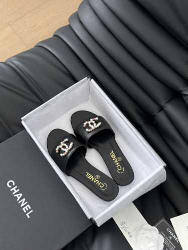 P平底 高跟 Chanel 24P新款菱格拖鞋 春夏新款，高版本高品质。 鞋面垫脚羊皮，真皮大底！ Size:35-39 其他码数定做