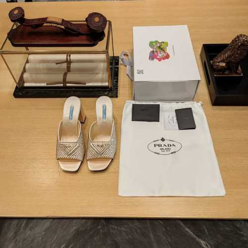 粗跟方头凉鞋系列 顶级包装配套最高版本 PRADA 2024普拉达春季 最新款且超级爆系列爆品大粗跟方头三角扣凉鞋系列。光板 钻面 春夏新品， 顶级版本 实力来