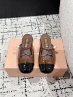 Miu Miu 缪缪 25 早春新品钮扣粗跟玛丽珍半拖专柜主打最新走秀款 蝴蝶结复古玛丽珍粗跟单鞋火爆上新！ 缪家高货 顶级工艺打造精品质感 无敌舒适 绝对是一