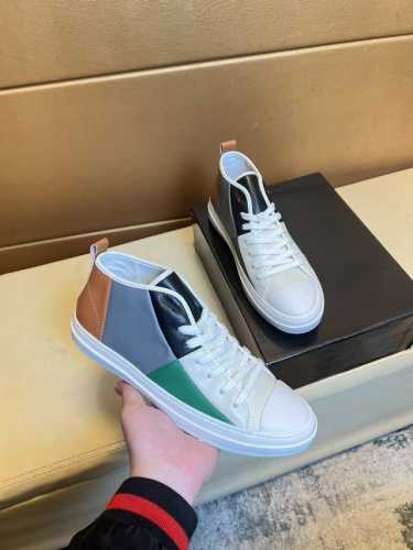 古奇 高邦 原单品质.～ 独特现代风运动鞋。休闲鞋潮男必备款 意大利进口原版品牌，进口原版皮，猪里 拒绝脱色磨脚 鞋底：原厂特供原版底，法国懒人风格设计 贴脚