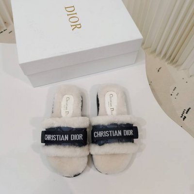 出厂价 迪奥 Dior 2024春夏走秀新款 Iviera Evolution 魔术贴织带厚底休闲羊羔毛女鞋 Cd 立体刺绣字母 Logo 藤格纹露趾居家面包拖