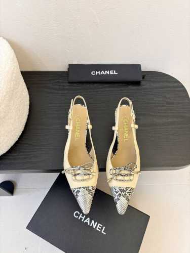 Chanel Vintage中古系列凉鞋简约而不简单的款，上脚特别显脚细。鞋面定制面，内里垫脚羊皮，真皮大底。跟高7Size:35-39 4041定制