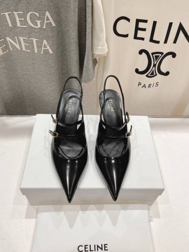 高版本出厂 CELINE 赛琳2025ss夏季新品简易尖头高跟凉鞋～复古简约又时尚 上脚舒适.百搭.显瘦，超有气质～百搭日常着用都是一绝的单品！小平跟轻松无压力