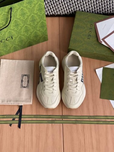 GUCCI 老爹鞋整双鞋子采购Zp开发打造，全部定制材料，独家开模大底，细节全部对版出货，连包装也做到跟正品一样。码数:女：35-40 男39-44