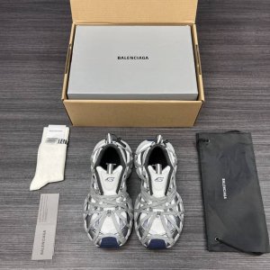 690 纯原版本Balenciaga Phantom Sneaker 巴黎世家全新做旧十代绑带潮流跑鞋 在延续 Track Trainer 户外轮廓和复杂鞋面结