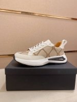 工厂价: BOSS 最新休闲男鞋，欢迎1:1对比，爆单款BOSS香港专柜休闲鞋，专柜品质，支持验货，优质做工，鞋面采用意大利进口胎牛皮 透气网里羊皮鞋垫原版时尚