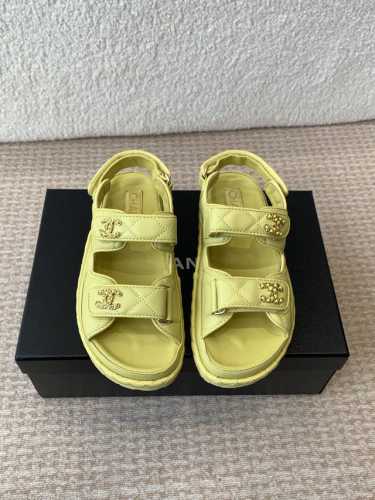 CHANEL2025春夏最新面料 专柜主推魔术贴沙滩凉鞋新色系列上新★★★★★ 众多明星网红上脚，国内外博主刷爆的一个百搭系列，春夏衣橱搭配必备 凉鞋首选. 鞋