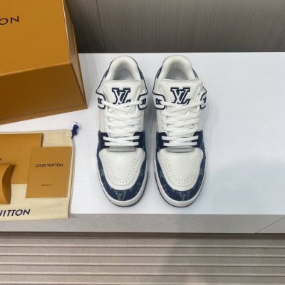 出厂价 顶级版本 Lv Tarine路易威登l家 跟耐克携手共创经典联名款休闲 运动鞋 滑板鞋 原版购入开发 做货 本款 Lv Trainer 运动鞋取材粒面牛