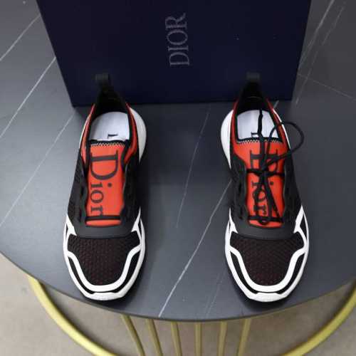 出厂价： 顶级原单 Dior 迪奥 -高端品质 原单 -鞋面：进口双层针织、鞋舌品牌塑胶logo -内里：垫脚；柔软 高韧性布匹 -大底：原版轻便耐磨 橡胶：成
