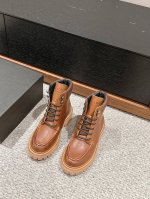 顶级品质 Prada Fw24 New Arrival～ P家2024秋冬厚底马丁靴新品 经典的p家靴型，搭配油腊小牛皮鞋面， 靴口搭配尼龙面料，质感和细节拉满
