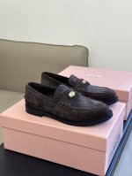 顶级品质 miu fw23 new arrival～miu家金币乐福鞋经典色+23秋冬麂皮新色秋冬只做了三个色，鞋型、鞋底、工艺细节都做了升级，打造了一个夏天的