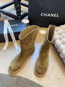 P短靴 长靴 Chanel 24B秋冬新款骑士靴！ 顶级版本！喜欢高货的看过来~ 鞋面内里牛皮，原版真皮大底！ 码数:35-39 其他码数定做