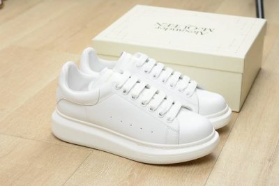 批发直销 女鞋 女装 Mc Queen 麦昆 牛皮全白尾35-44 麦昆 Alexa**er McQue**n 巴黎时装周 最新款 休闲时尚运动鞋 高版本 百变
