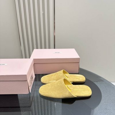 独家上新miu Miu2024系列穆勒鞋拖鞋包头小羊皮半拖zp开发 原版拆卸 对版拖鞋秒杀市面版本 Miu真的太少女啦 鞋面：羊京 鞋底：原版真皮鞋底 码数：3