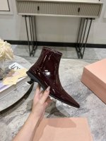 Miumiu#缪缪秋冬新品尖头弹力靴短靴 弹力皮 羊皮内里 垫脚 原版防滑底 跟高约2㎝ 双色发售 码数:35-39 40.41定做