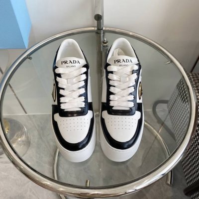 Prada普拉达新品三角标厚底运动鞋 顶级品质 材质与工艺： 原版牛皮面料 牛皮内里 Zp开模5Cm橡胶厚底 Size：35-41 40 41定做不退换