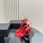 Saint Lauren*Ysl圣罗兰 24S春夏新品高跟凉鞋 鞋面采用定制开边珠 内里踮脚混种羊皮 意大利进口真皮大底 跟高：10Cm Size：35-39