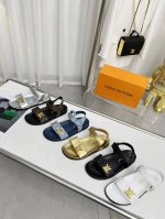 louis Vuitton路易威登6色可选新款拖鞋火爆上市，1:1高级定制，秒杀一切仿品，原版开模Logo装饰，既时尚又美观，面料:小牛皮，内里羊皮，精美原版鞋