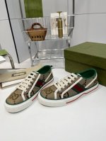 工厂价女 男10 Gucci Tennis 1977系列低帮运动鞋来啦迪士尼Disney 与Gucci Off The Grid合作系列早秋系列：原版鞋底、原版