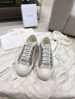 顶级版本 Dior迪奥walk'N系列 老花 刺绣 厚底帆布鞋 休闲运动鞋 原版购入开发 做货 这款 Walk'N'Dior 厚底运动鞋是一款时尚单品，提升该系