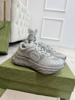 女款 ，男款 顶级版本 Gucci Ripple系列运动鞋 情侣款休闲运动鞋 波浪底老爹鞋原版购入开发，采用创新缝线工艺制作，打造如水般的流动质感。面料:原版进