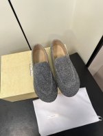 The Row 24 经典软底乐福鞋 新款 The Row 乐福鞋第一眼看到这个鞋子就爱上了，带点复古味随意搭配都好看！各大网红博主都在穿它，整个鞋子非常柔软，