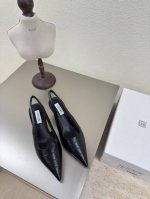 通勤系列 黑色 鳄鱼纹 猫跟 高靴 Totême 法式浪漫极简尖头后空系列 出厂 北欧简约设计 轻奢品牌 面料选用头层牛皮牛皮高端 舒适 内里选用牛皮内里 搭配