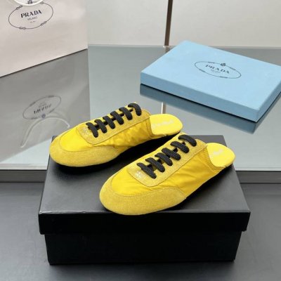 工厂P价 高品质 ！！Prada 普拉达新款德训鞋，Collapse再生尼龙与绒面皮革弹力运动鞋 女士芭蕾舞鞋 鞋垫加厚小羊皮，踩上去无比舒适，有支撑感，又包裹
