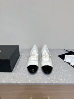Chanel 24Ss 玛丽珍 单鞋 秋冬单鞋系列 属于小爆款 上图必卖 可可爱爱的玛丽珍造型，原版开模五金跟！ 鞋面：进口羊皮 进口漆皮 内里：羊皮 大底：意