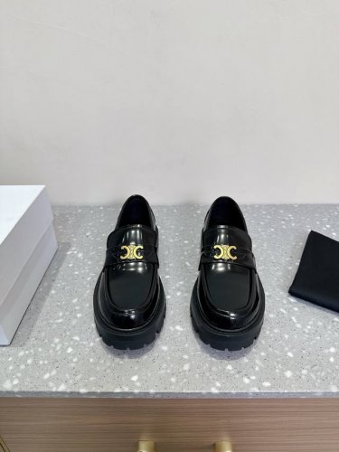 Celine 赛琳 25ss最新爆款 厚底 乐福鞋赛琳真的是开了挂、太有特色了今年必须要入手一双celine乐福鞋 ，复古风经典款 超级百搭 简单大气 无论裙装
