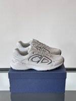 Dio* 迪奥 B30系列运动鞋，多色网眼织物和多色色科技面料 ,本季全新推出的这款 B30 低帮运动鞋是该系列的旗舰款式之一 采用多色网眼织物和科技面料精心制