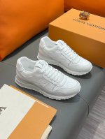 商品名称：Louis Vuitton 路易 威登正规码数: 38-44 休闲鞋商品材料：精选 牛皮鞋面，柔软羊皮垫脚；原厂大底