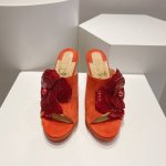 顶级版 原版盒 Christian Louboutin 2024S原版做货重工cl全新秀款高跟鞋～ 鞋面 绝美的新款，盛放足尖上的玫瑰，从花瓣缝制为花朵，在到水