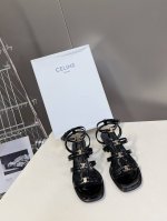 Celine 思琳春夏最新款复古凯旋门时髦粗跟凉鞋夏天搭配袜子 简直绝绝子了复古的点上带上了满分时髦感颜值 绝原版购入开发 依旧最高输出还原原版定制复古感胎牛皮