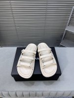 出厂pChanel 小香新款2025春夏凉鞋拖鞋！顶级对版货！鞋面进口面料，垫脚内里羊皮，原版五金扣原版大底Size:35-40 40定做10
