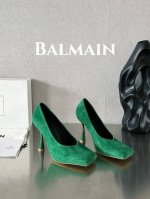 出厂价 Balmain 巴尔曼 巴尔曼 方头酒杯跟单鞋 此款彩色皮革酒杯跟，方头，会标图案。 海外订购原版，1:1完美复刻！ 历时三个月精工打造，五金，鞋跟都是