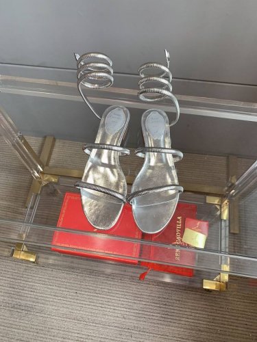 平底 高跟 Ren* Caovill*新款juniper系列欧系蛇形高跟凉鞋 华丽的金色以张扬方式迈入夏季 金属材质一点也不磨脚 极简的线条 水晶点缀增添优雅气