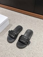 顶级品质 Dior 2024早春新款魔术贴拖鞋 简约百搭又不乏精致大牌气质的单品！ 小羊皮鞋面内里，超级柔软舒适 鞋底tpu材质 有一定厚度，脚感决绝子～ 搭个