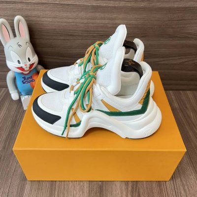顶级版本LOUIS VUITTON Archlight 1.0花纹时尚低帮运动休闲鞋女款白绿黑。面料:科技混合面料拼接牛皮 lv老花皮内里:进口羊皮里 织物垫脚
